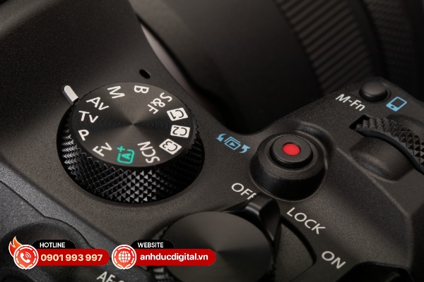 Canon EOS R6 Mark III có thể quay phim 4K120p (lấy mẫu khung hình 7K) và 1080p/180p (lấy mẫu khung hình 3.5K)