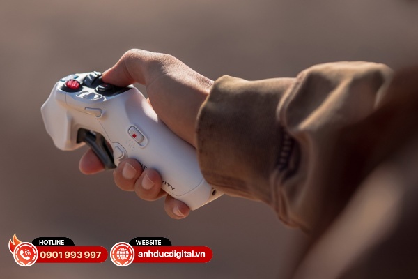 Bộ điều khiển cầm tay của Antigravity A1