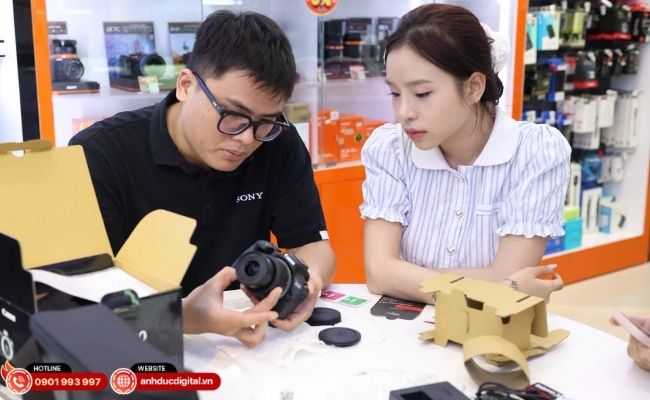 APS-C phù hợp với người mới vì dễ học, dễ mang theo và chi phí hợp lý