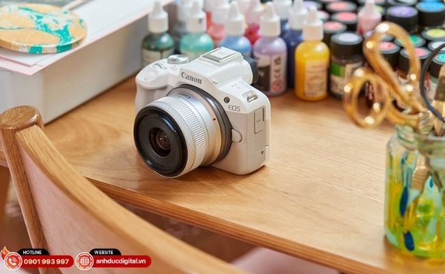 Canon EOS R50 Gọn nhẹ, dễ làm quen, phù hợp sử dụng hằng ngày