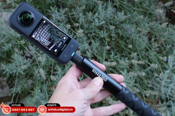 Insta360 X3 quay 5.7K 360 sắc nét, màn hình cảm ứng lớn 2.29 inch và chống rung FlowState ổn định