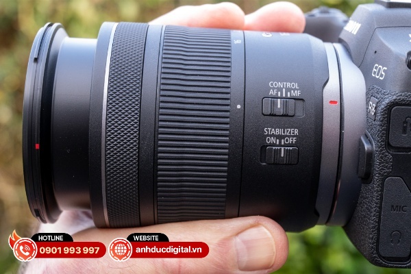 Ống kính có công tắc AF/CONTROL/MF dể thay đổi chức năng cho vòng khẩu độ