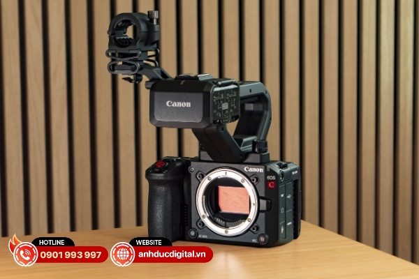 Canon EOS C50 sở hữu thiết kế thân máy nhỏ gọn, vuông vức với trọng lượng chỉ 665 gram