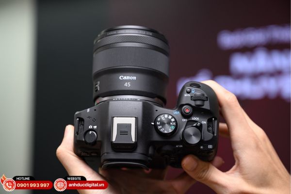 Hình ảnh thực tế hé lộ thiết kế mới với nút gạt quay - chụp riêng biệt và joystick AF linh hoạt