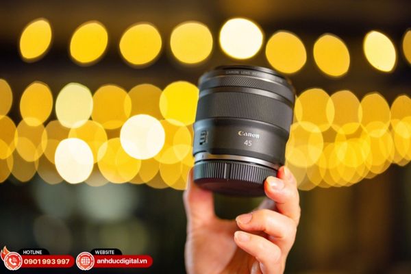 Canon được cho là đã giữ chất lượng quang học tương đương dòng L dù cắt giảm giá thành đáng kể