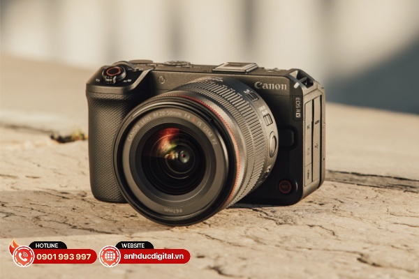 Canon RF 20-50mm F4 L IS USM PZ là dòng ống kính fullframe đầu tiên có thu phóng điện tử tích hợp