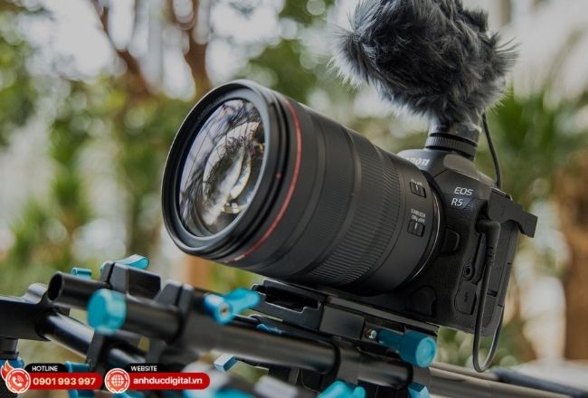 Canon R5 chụp thể thao vẫn duy trì khả năng bám nét ổn định trong môi trường đông người và hậu cảnh rối