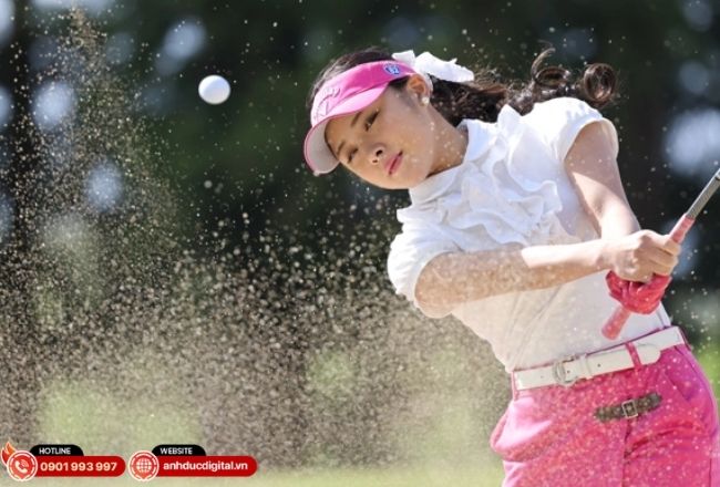 Khẩu độ f/2.8 kết hợp Auto ISO giúp Canon EOS R5 đảm bảo đủ sáng và tách nền tốt khi chụp tele