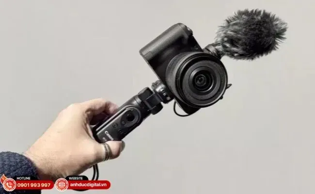 Kích thước siêu gọn nhẹ, dễ dàng nằm lòng bàn tay, sẵn sàng cùng creator lên đường mọi lúc