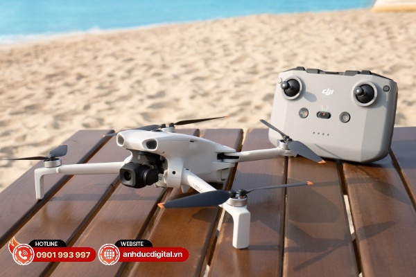 DJI Lito cói thể bay liên tục 36 phút khi sử dụng pin tiêu chuẩn và 52 phút với pin Plus