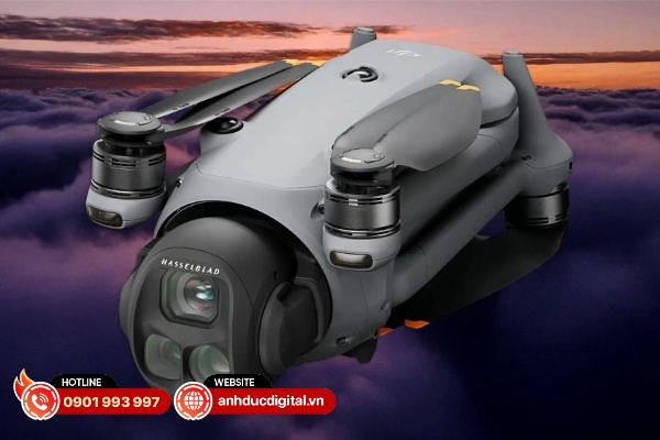 Mavic 4 Pro có thể sư dụng viên pin có công suất lớn hơn và kéo dài thời lượng pin