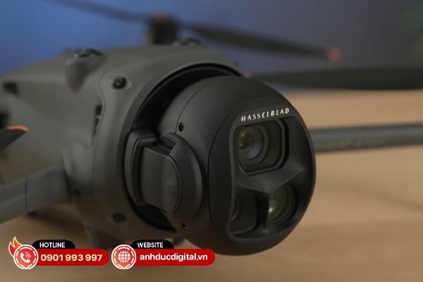 DJI Mavic 4 Pro đã có sự nâng cấp đáng kể cho cảm biến chính và cảm biến siêu tele