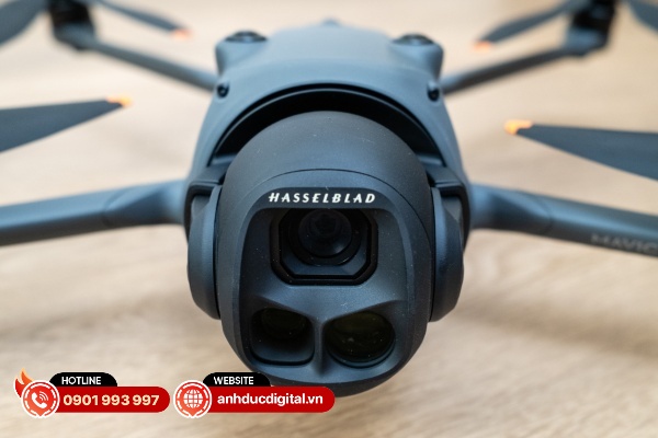 Cả ba máy quay này đều có khả năng quay phim 4K60fps, với camera chính có thẻ quay phim 6K