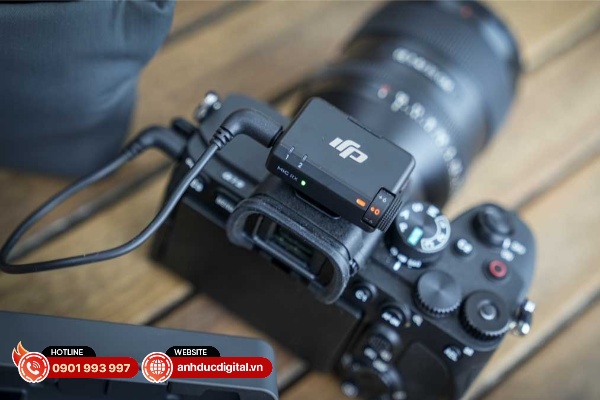 Bộ thu của DJI Mic Mini 2 cũng tương tự như bản trước đó khi chỉ có nút xoay và không có màn hình
