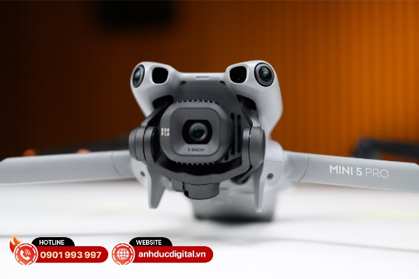DJI Mini 5 Pro đạt khả năng quay phim HDR 4K60fps với dải nhạy sáng rộng đến 14 stops