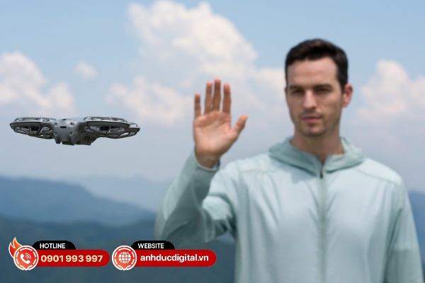 DJI Neo 2 đã được trang bị tính năng này với rất nhiều cử chỉ điều khiển hữu ích mà người dùng có thể khám phá