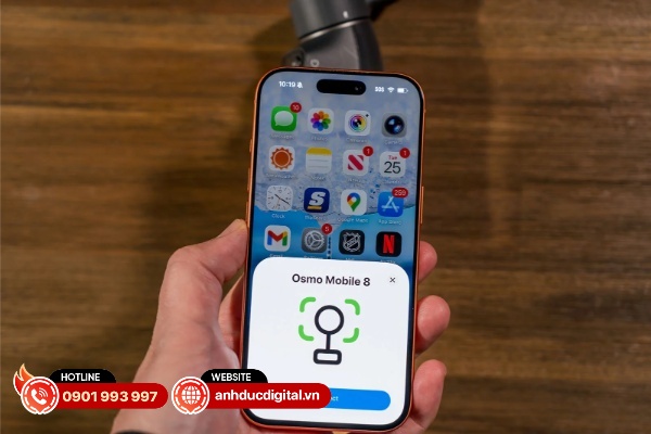 DJI Osmo Mobile kết nối với hệ thống DockKit trên iPhone