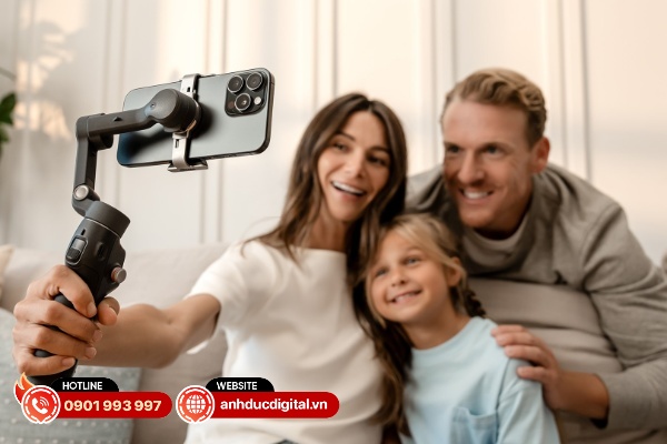 DJI Osmo Mobile 8 nổi bật với khả năng theo dõi linh hoạt chưa từng có thông qua ba hệ thống riêng biệt