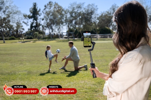 DJI Osmo Mobile 8 là thế hệ đầu tiên trong dòng Osmo Mobile cung cấp khả năng xoay ngang 360 độ không giới hạn