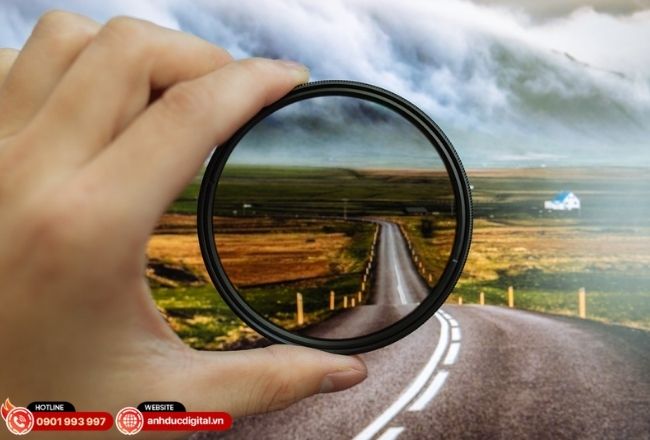 Lớp tráng phủ trên filter giúp hạn chế flare và bóng ma khi chụp ngược sáng.