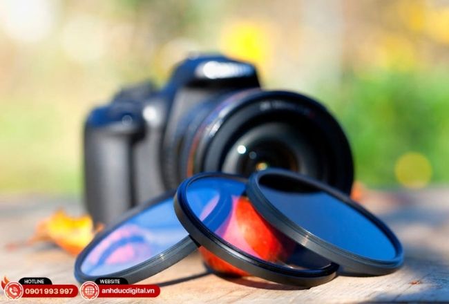 Filter máy ảnh được gắn trước ống kính để kiểm soát ánh sáng trước khi đi vào cảm biến.