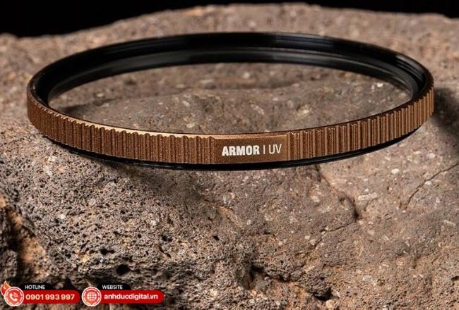 Filter UV thường được dùng để bảo vệ mặt trước ống kính khi chụp hằng ngày.