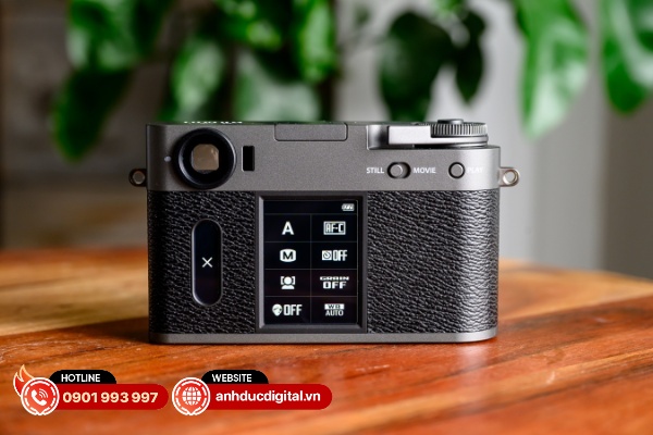 Fujifilm X-Half có thao tác vuốt đơn giản nhưng tốc độ phản ứng khá chậm
