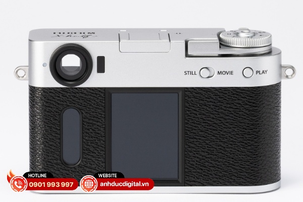 Fujifilm X-Half sở hữu hai màn hình đặc biệt với màn hình cảm ứng có chức năng khác nhau