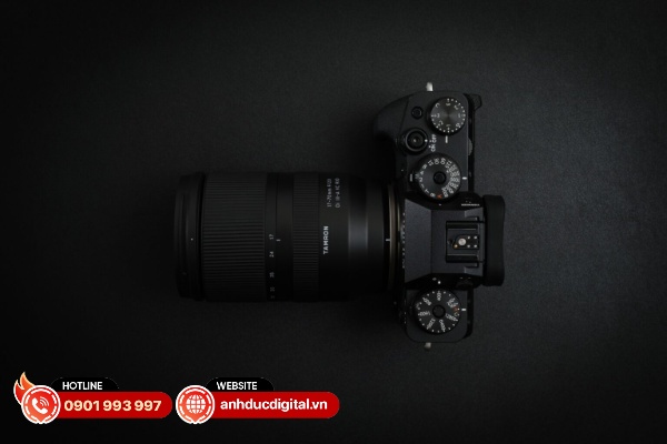 Tamron 17-70mm f/2.8 Di III-A có khả năng lấy nét nhanh và êm ái