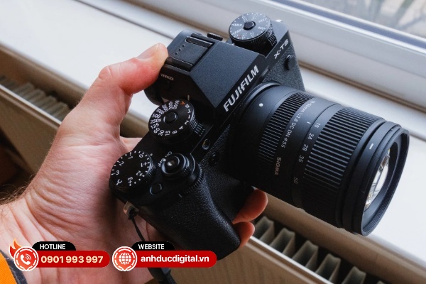 Sigma 10-18mm f/2.8 DC DN Contemporary là ống kính phù hoppwj cho cả việc chụp ảnh và quay phim