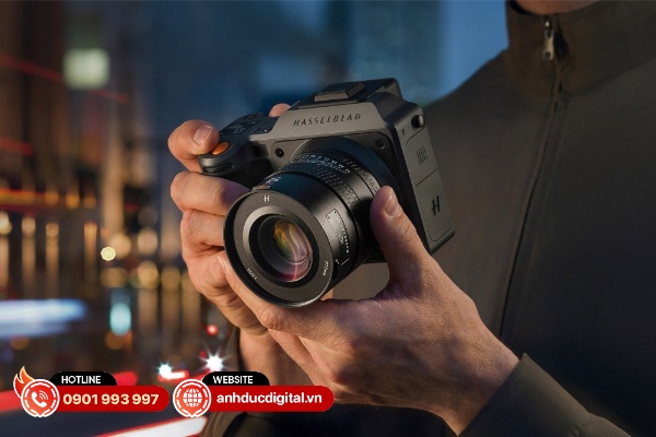 Hasselblad X2D II 100C là máy ảnh medium format đầu tiên hỗ trợ khả năng chụp và xử lý HDR toàn diện