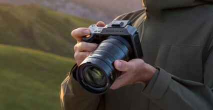 Hasselblad giới thiệu máy ảnh X2D II 100C và ống kính XCD 2.8–4/35–100E