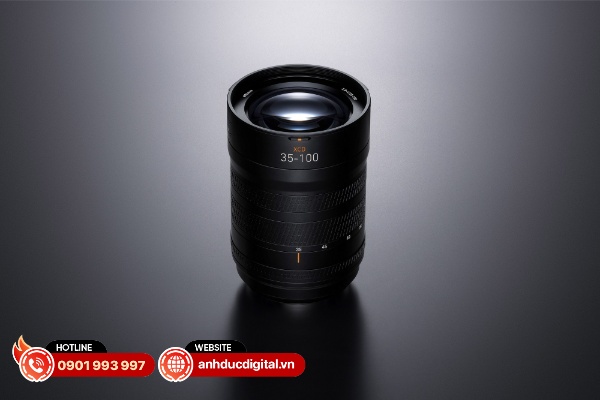 Ống kính XCD 2,8–4/35–100E là ống kính thu phóng tiêu chuẩn đa năng với dải tiêu cự linh hoạt
