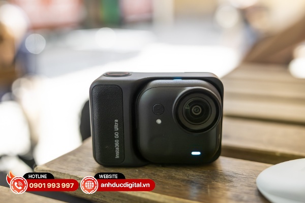 Insta360 Go Ultra là một bản nâng cấp đáng kể về kích thước so với phiên bản Go 3S