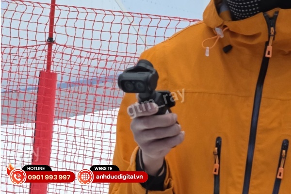 Insta360 đã chính thức công bố chiếc máy quay cầm tay mới với tên gọi là Luna