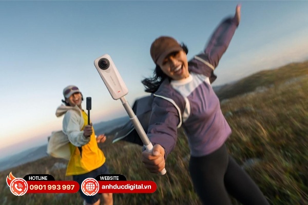 Insta360 X4 Air với hệ thống ống kính mắt cá kép cho phép ghi lại mọi thứ trong môi trường
