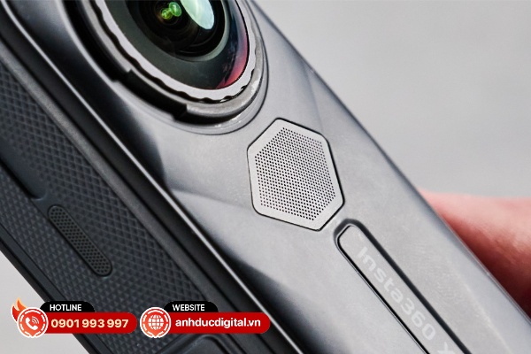 Insta360 X5 là sản phẩm có hệ thống micro bên trong tốt nhất và thậm chỉ nhỉnh hơn so với DJI Osmo Action 5 Pro