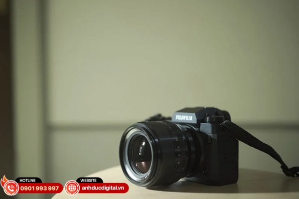 Fujifilm XF 56mm f/1.2 R WR là lens Fujifilm chuyên chụp chân dung, xóa phông mạnh, màu da tự nhiên, độ nét cao