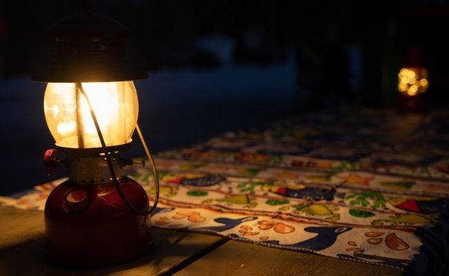 Lấy nét nhanh và im lặng, lý tưởng cho nhu cầu quay phim hoặc chụp sự kiện cơ động.