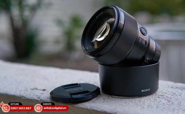 Các ký hiệu như OSS, PZ hay XD Linear thể hiện những công nghệ hỗ trợ lấy nét và chống rung tiên tiến nhất