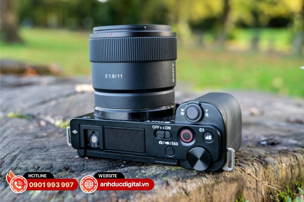 Sony E 11mm f/1.8 sở hữu mức giá phải chăng nhưng có chất lượng hình ảnh tương xứng