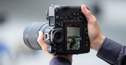 Top 7 máy ảnh chuyên nghiệp nên mua nhất năm 2026 - Review chi tiết