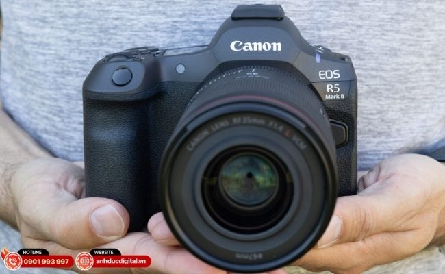 Một thân máy hybrid toàn diện cho photographer dịch vụ và filmmaker hiện đại.