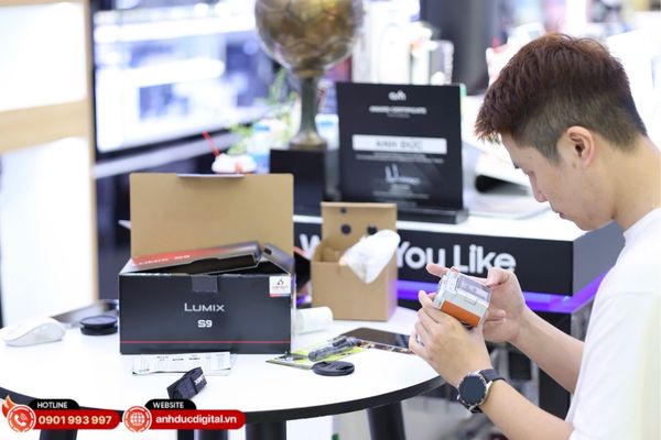 Seal nguyên vẹn và serial trùng khớp là dấu hiệu máy mới