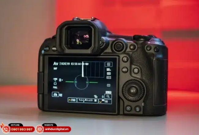 Canon phù hợp với người mới, chụp gia đình và du lịch nhẹ nhàng với màu da tự nhiên.