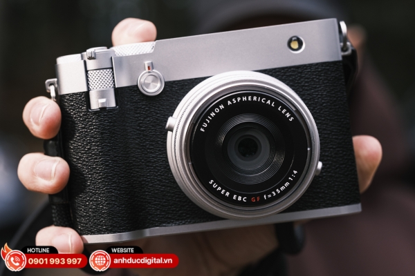 Fujifilm GFX100RF là máy ảnh 102 MP tích hợp ống kính cố định, mang lại ảnh siêu chi tiết và hiệu suất chụp linh hoạt