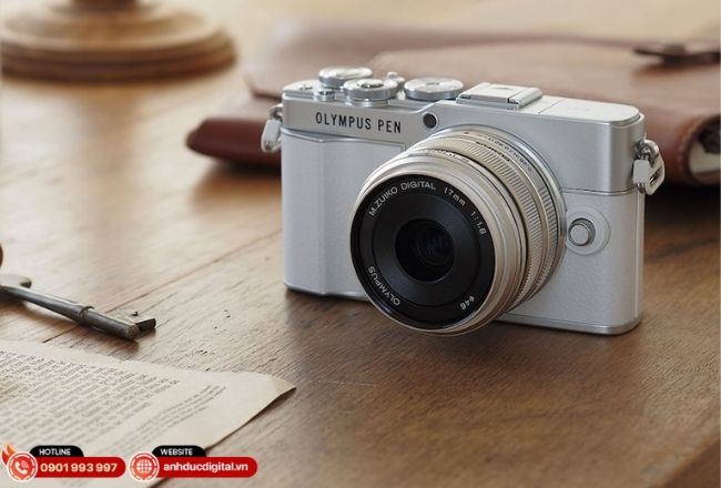 Olympus máy ảnh du lịch ghi điểm nhờ thiết kế nhỏ gọn, linh hoạt và dễ mang theo suốt cả ngày dài di chuyển