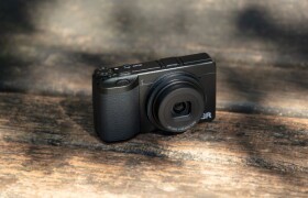 Top 3 máy ảnh Ricoh chụp street photography đáng mua hiện nay