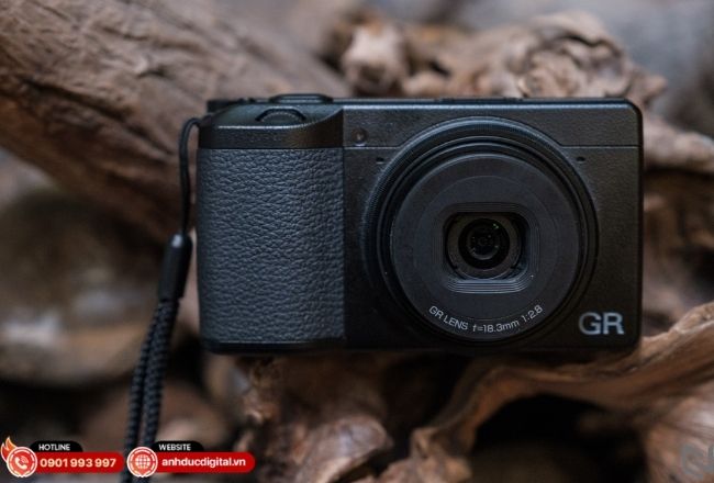 Ricoh GR không dành cho số đông, nhưng rất đúng với người theo street tối giản.