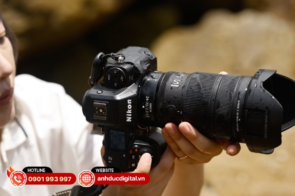 Nikon NIKKOR Z 24-70mm f/2.8 S II có khả năng chống nước và bụi ấn tượng